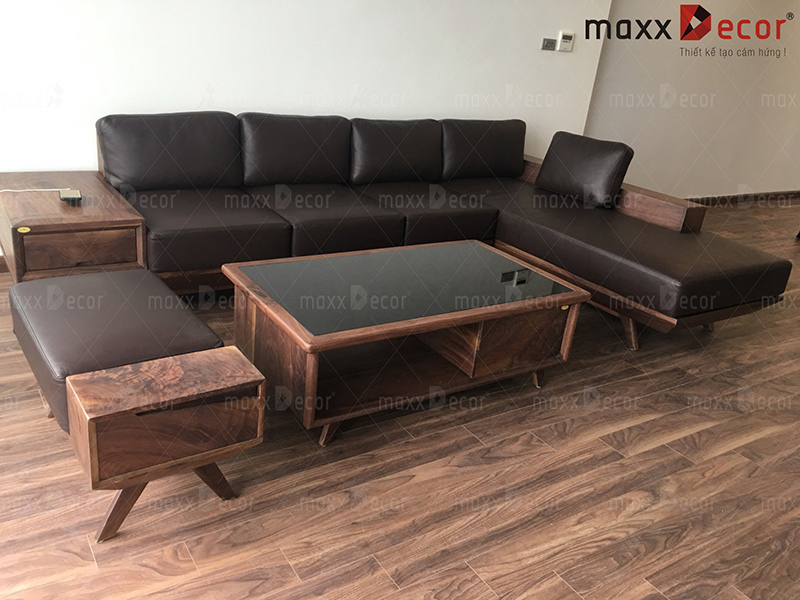 sofa gỗ óc chó maxxDecor tại nhà khách