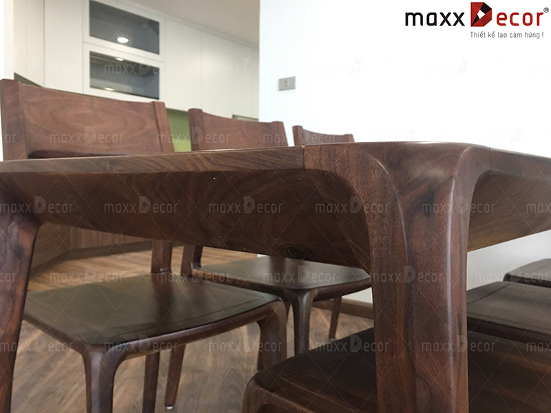 sofa gỗ óc chó maxxDecor tại nhà khách