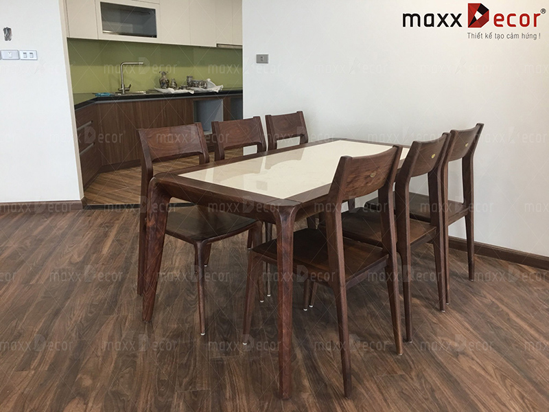 sofa gỗ óc chó maxxDecor tại nhà khách