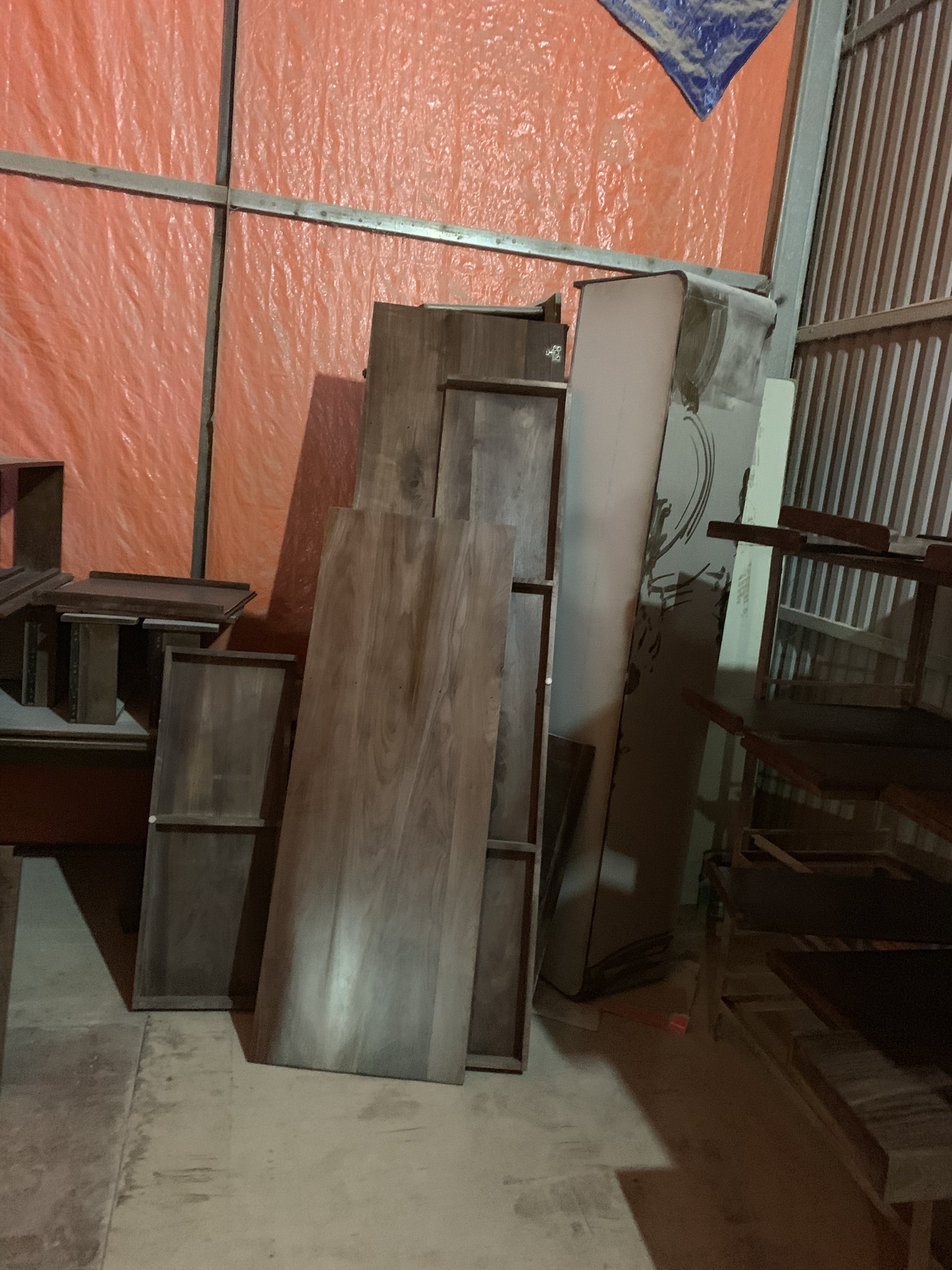 Quy trình sản xuất sofa gỗ óc chó cao cấp