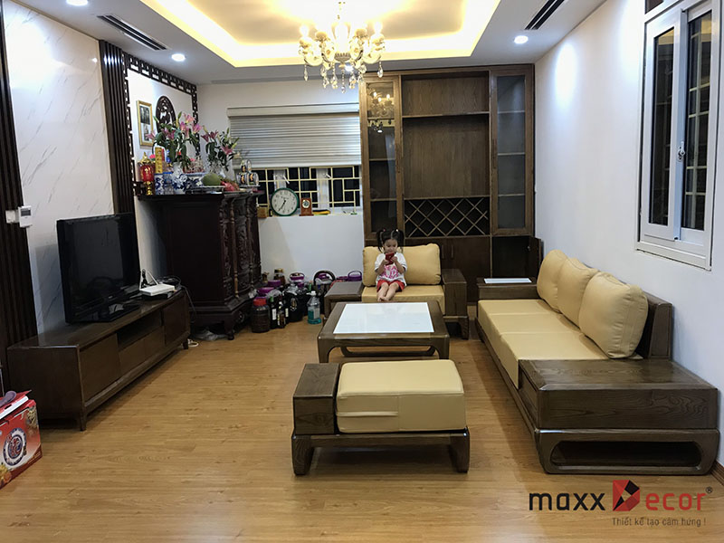 Bàn giao bàn ghế sofa gỗ đẹp sang phòng khách