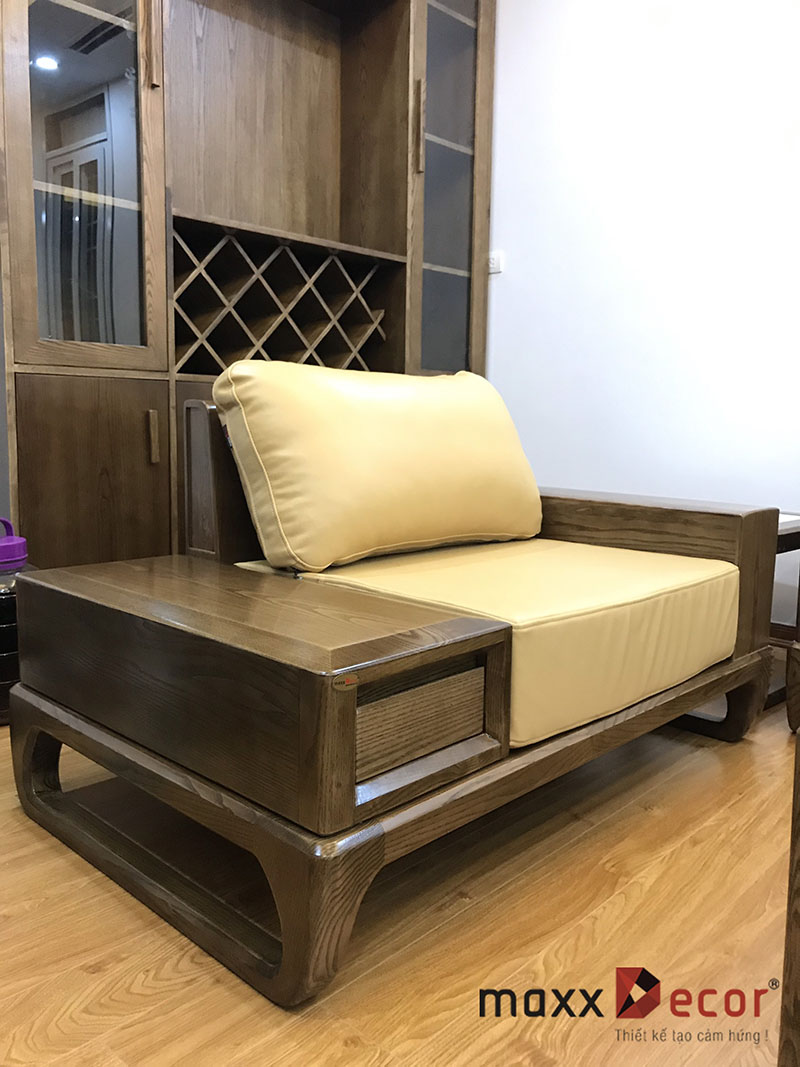 Bàn giao bàn ghế sofa gỗ đẹp sang phòng khách