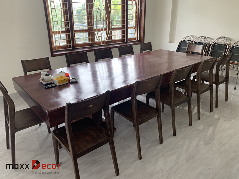Bộ àn ghế ăn gỗ tự nhiên đẹp hiện đại tại nhà khách